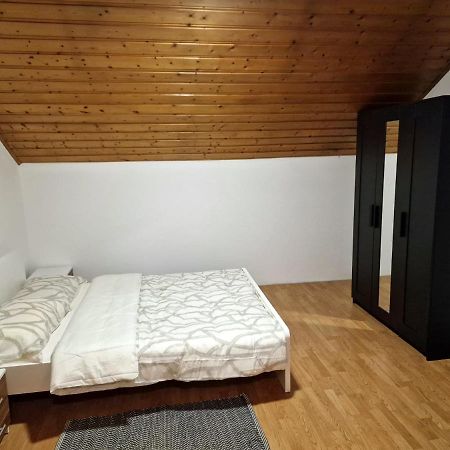 Appartement Kiki Privatne Sobe, Zagreb Airport à Velika Gorica Extérieur photo