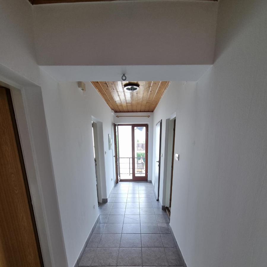 Appartement Kiki Privatne Sobe, Zagreb Airport à Velika Gorica Extérieur photo