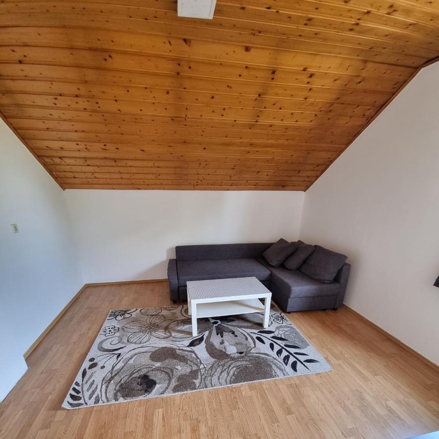 Appartement Kiki Privatne Sobe, Zagreb Airport à Velika Gorica Extérieur photo