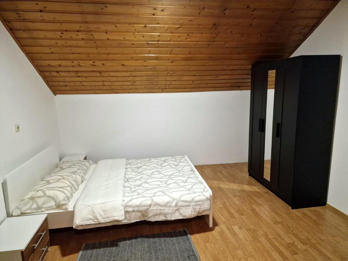 Appartement Kiki Privatne Sobe, Zagreb Airport à Velika Gorica Extérieur photo